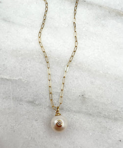 14K YG Diamond Inset Pearl On Thin Cable Chain Necklace